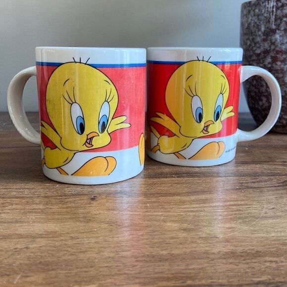 Set of 2 Vintage 1999 Tweety Bird Mugs - Picture 1 of 12